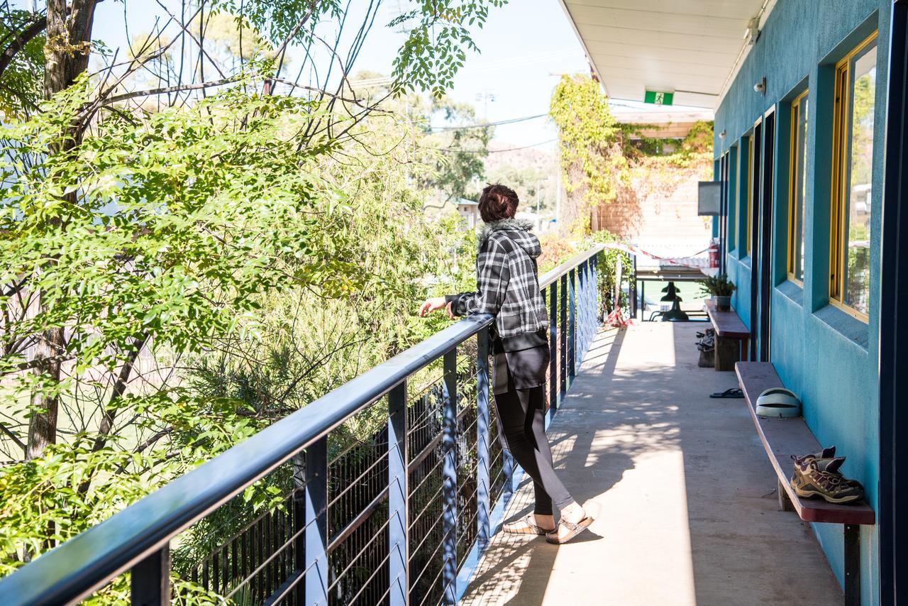 Jump Inn Alice Budget Accommodation Alice Springs Exterior foto